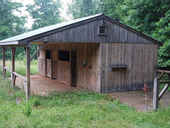 2 Stall Horse Barn