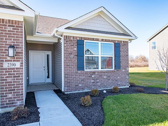 3rd image of 2390 Oakmont Dr