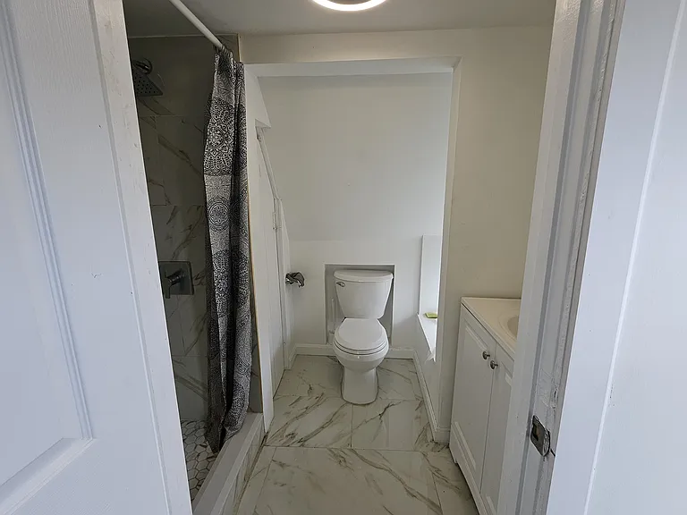 804 Dubois St — Photo 30