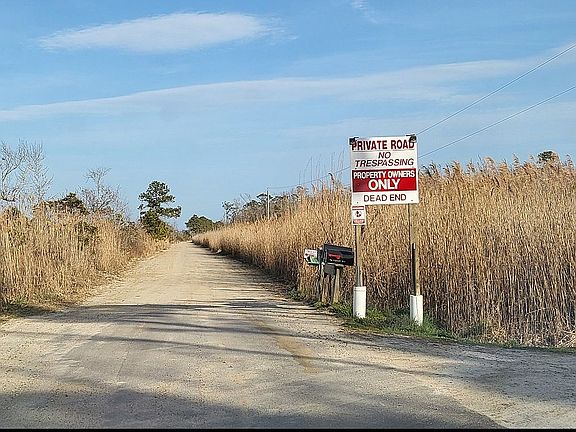 Private Entrance-Sailboat Rd