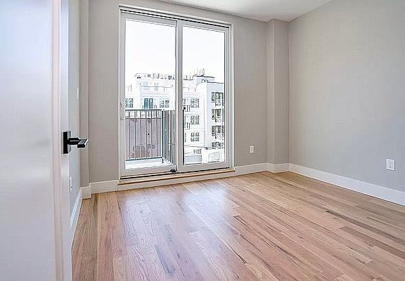 5th image of 12 Jefferson St #2B