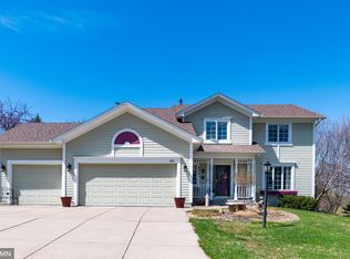 419 High Point Curv S, Saint Paul, MN 55119