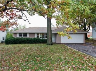 2421 E Thornwood Dr, Lindenhurst, IL 60046