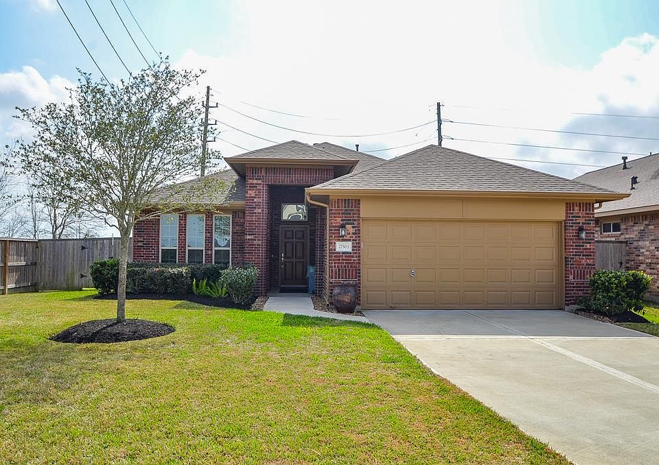 1st image of 27503 Gracefield Ln