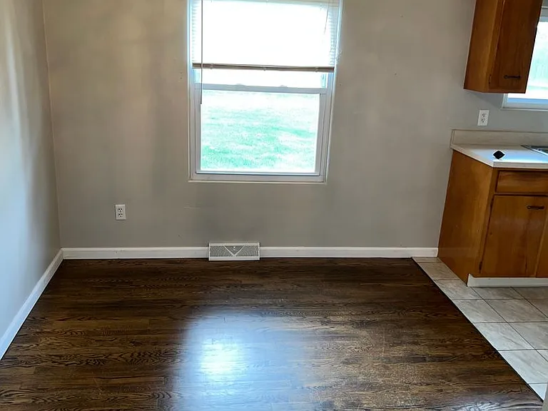 916 Hornick St — Photo 26