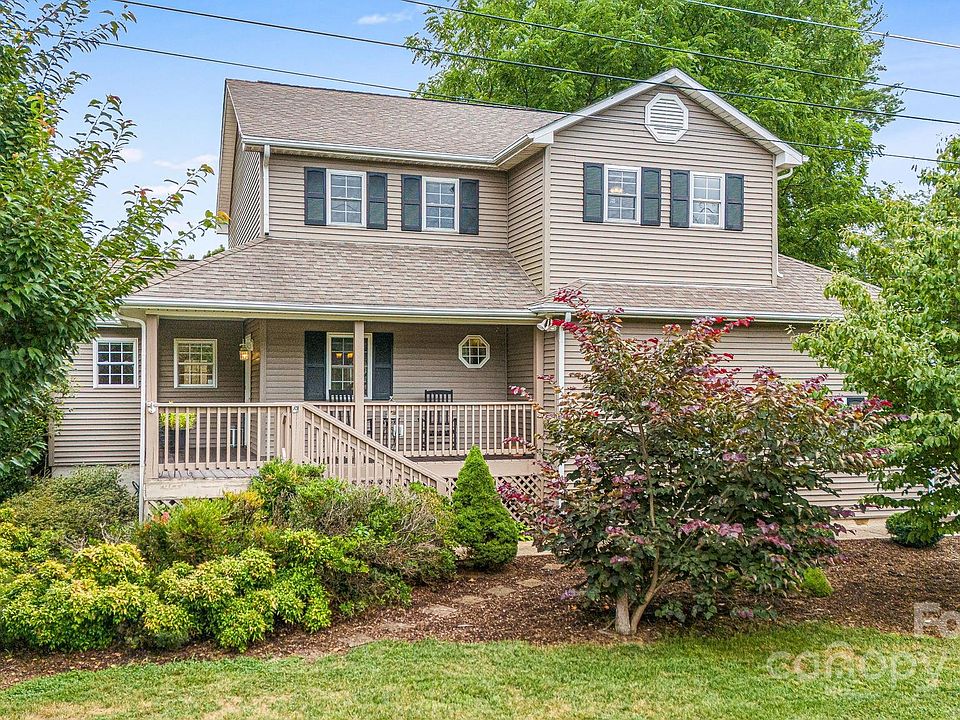 1st image of 40 Hideaway Ln