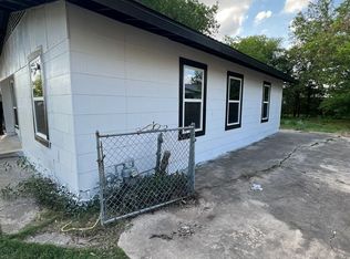 415 W Hutchins Pl, San Antonio, TX 78221