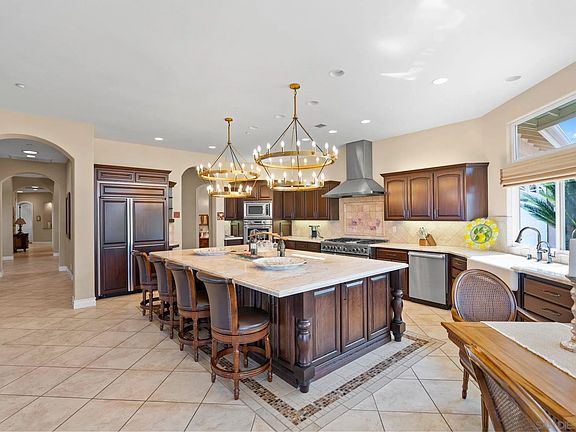 3rd image of 1019 Ocean Vista Way