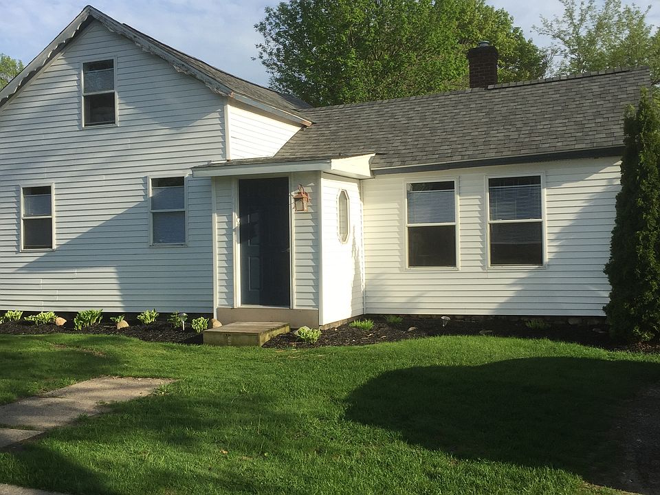 1st image of 432 E Main St