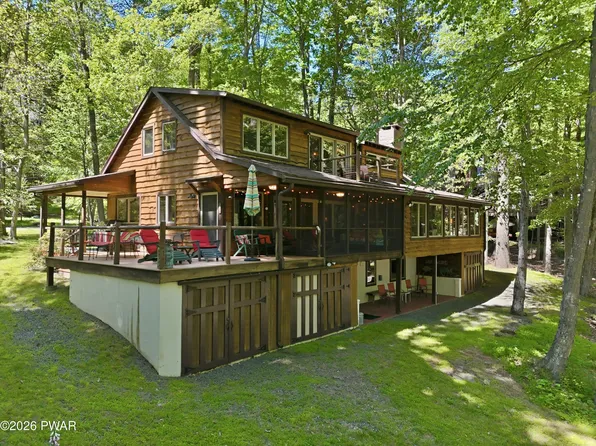 1456 Lakeland Dr, Lake Ariel, PA 18436