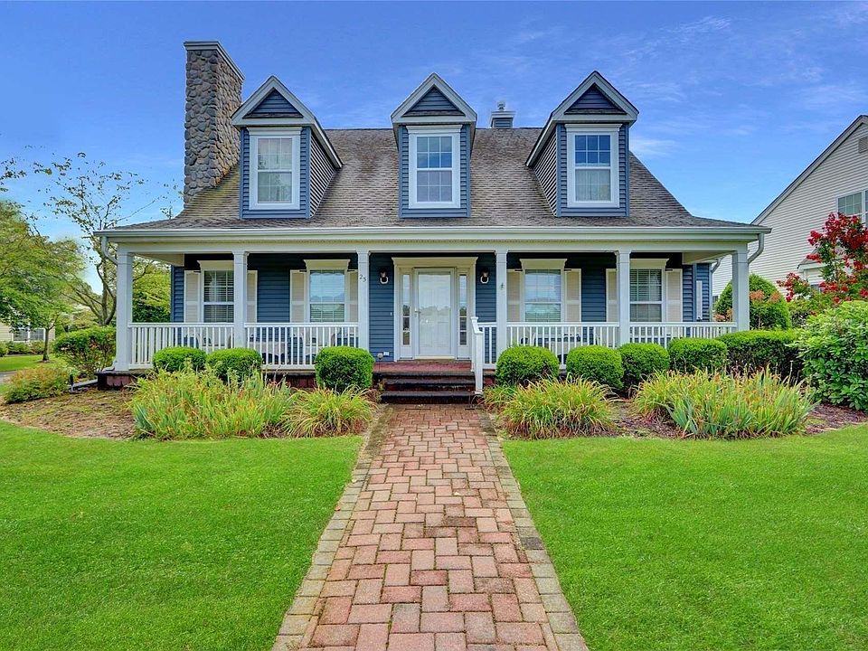 1st image of 25 Golden Spruce Drive #25