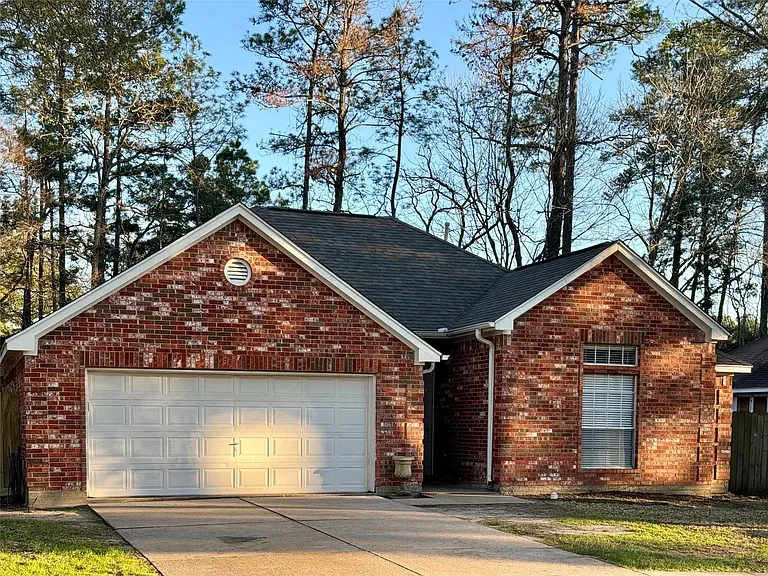 4006 Hunnington Dr — Photo 1