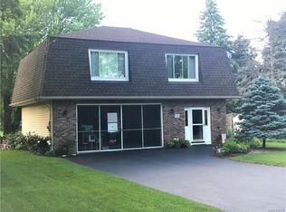 1 Bradley Dr, Lancaster, NY 14086