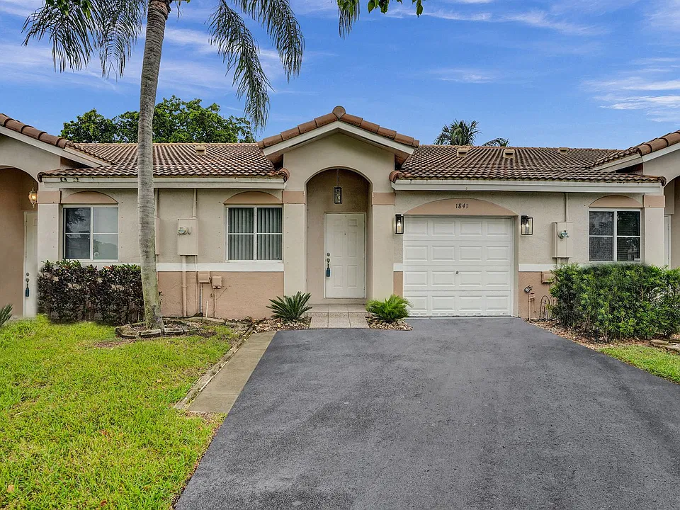 1841 SW 112th Ter