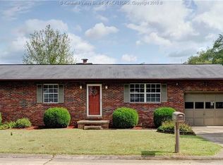 5015 Elmhaven Cir, Cross Lanes, WV 25313