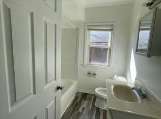 7234 Helen St, Center Line, MI 48015