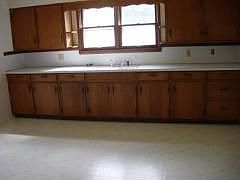 2nd image of 812 E Elm St
