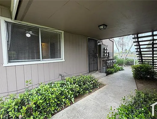443 Fleming Ave E — Photo 3
