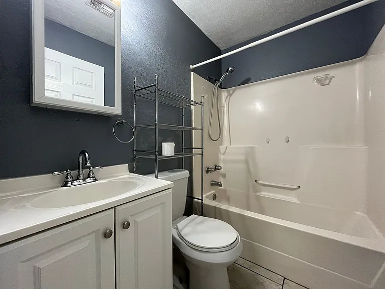 4961 Monitor St — Photo 10
