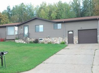 1009 Apollo Dr, Iron Mountain, MI 49801