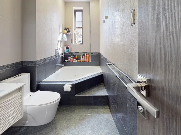 10 Avenue P image 15 of 34