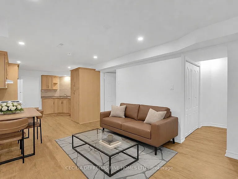 40 Venetian Cres #BASEMENT — Photo 3