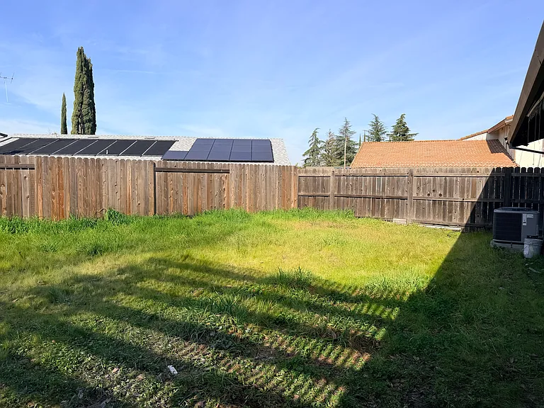 1302 Mossbrook Ct — Photo 28