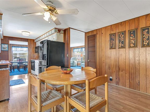4th image of 3208 OAKWOOD BOULEVARD S