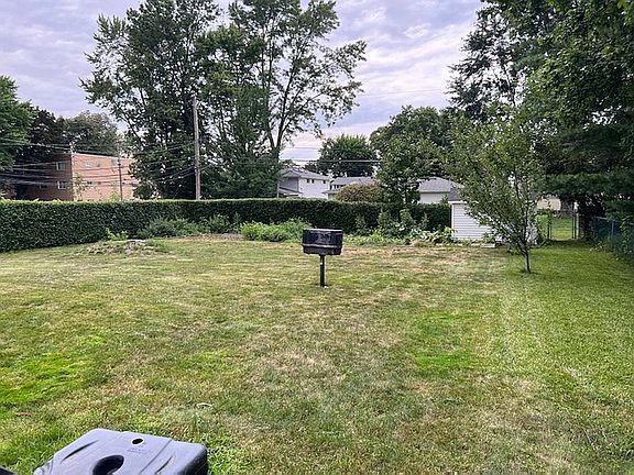 4th image of 6731 Enfield Dr