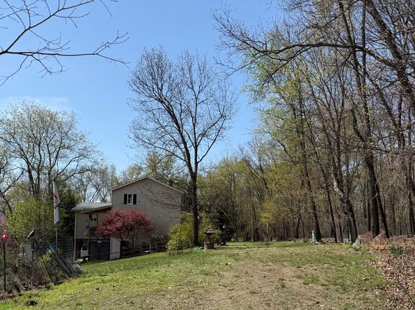 634 Choke Cherry Ln, Great Cacapon, WV 25422