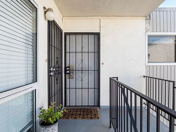 4th image of 4770 32nd St APT 6