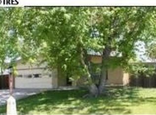 552 Hilltop St, Longmont, CO 80504