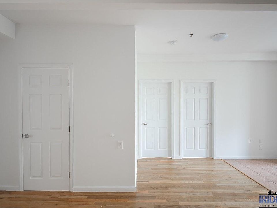 1st image of 167 N Grove St #3BR