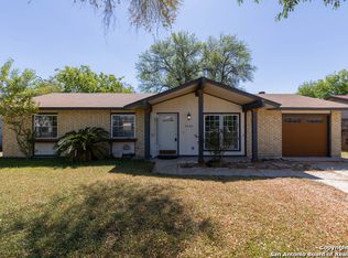 5982 Midcrown Dr, San Antonio, TX 78218