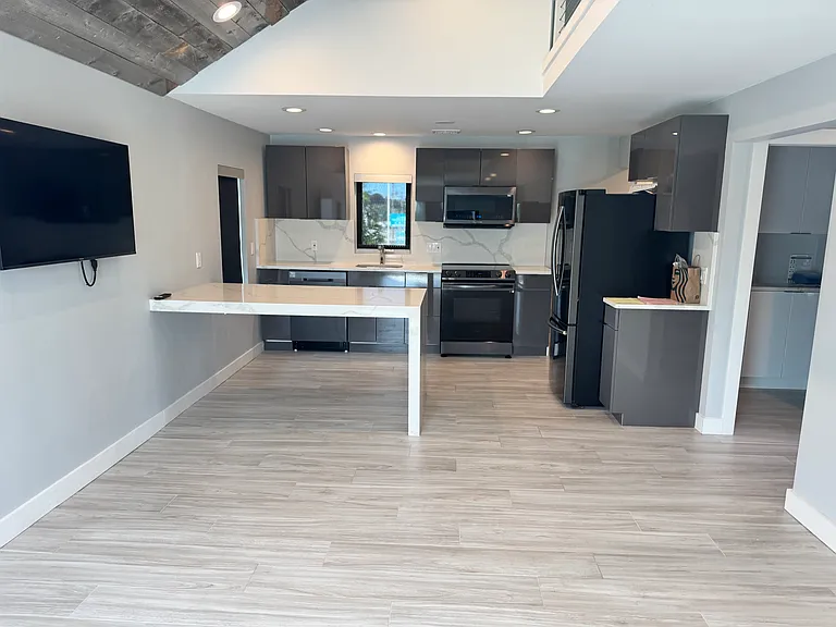 850 Main St #2 — Photo 2