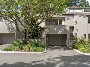 36 Whitney Gln #36, Westport, CT 06880