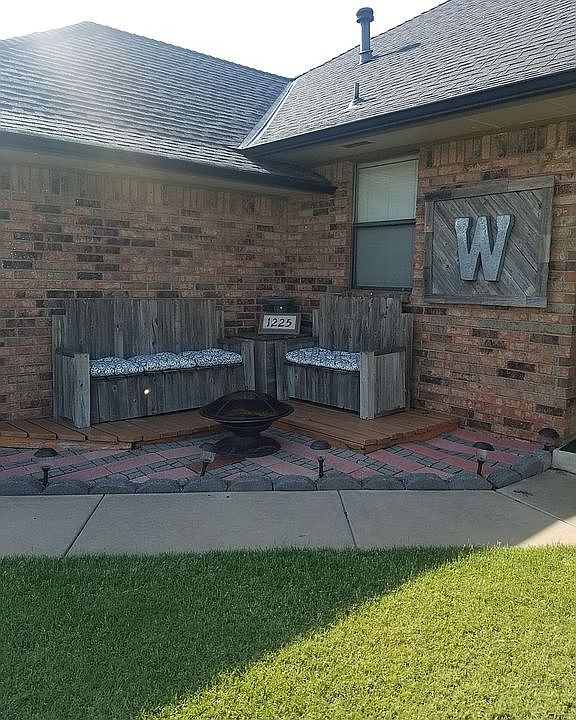 1st image of 1225 SW 126th St
