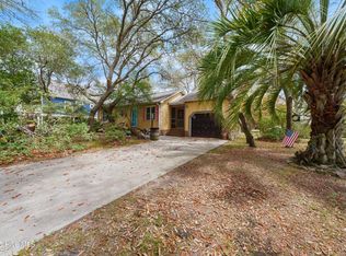 226 NE 41st St, Oak Island, NC 28465
