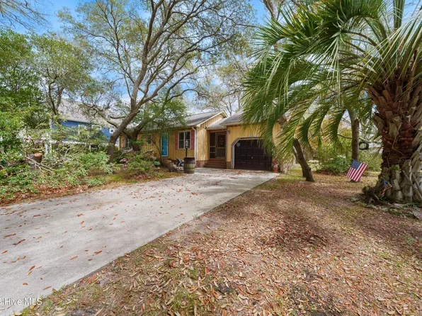 226 NE 41st Street, Oak Island, NC 28465