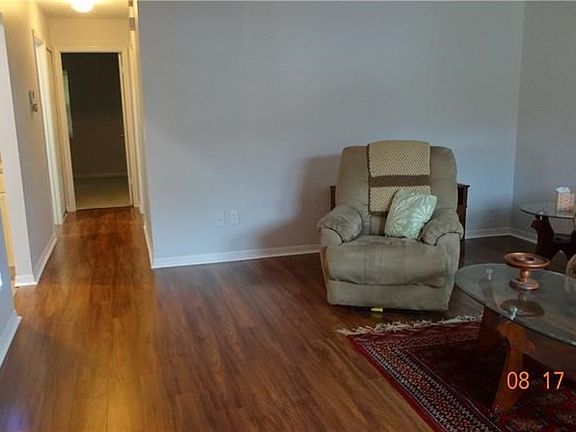 3rd image of 214 Gloucester Blvd #398