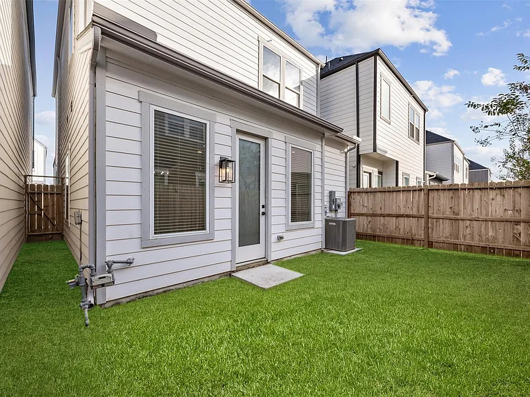 8451 Berry Brush Ln — Photo 14