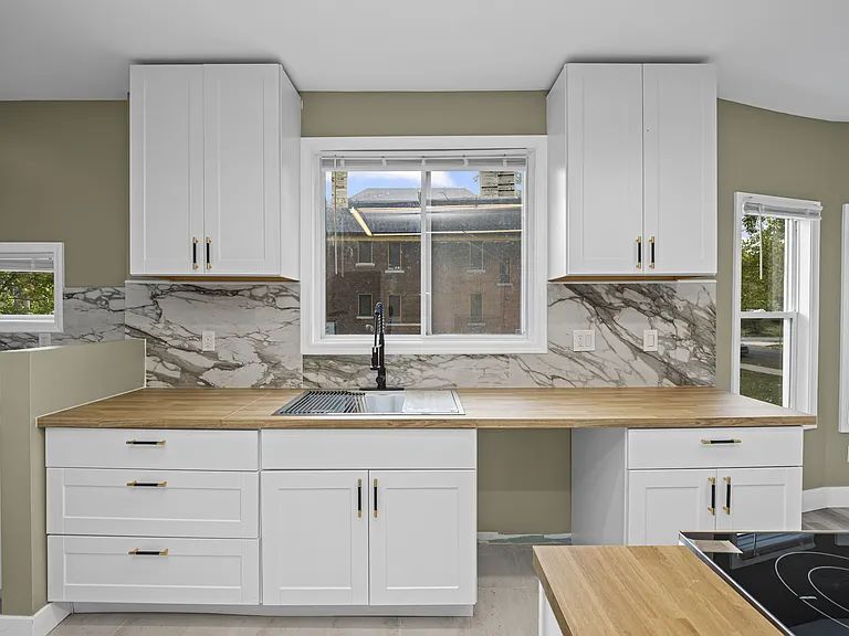 520 Smith St #1 — Photo 6