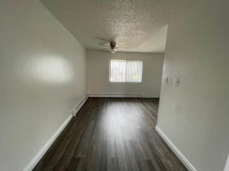 Sunset Ridge Apartments — Photo 11