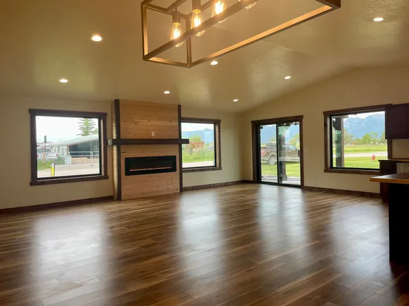 38589 3rd St E, Charlo, MT 59824