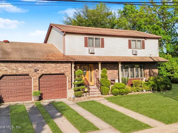 16 Furman St, Staten Island, NY 10312