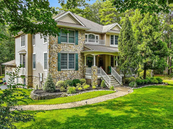 4 High Point Dr, Medford, NJ 08055