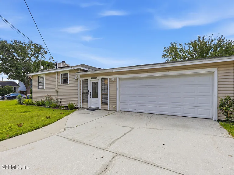 2304 Bethune Ave — Photo 27
