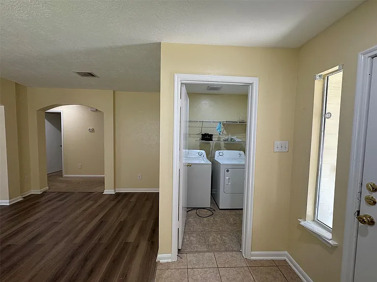 20711 Sycamore Wood Dr — Photo 2