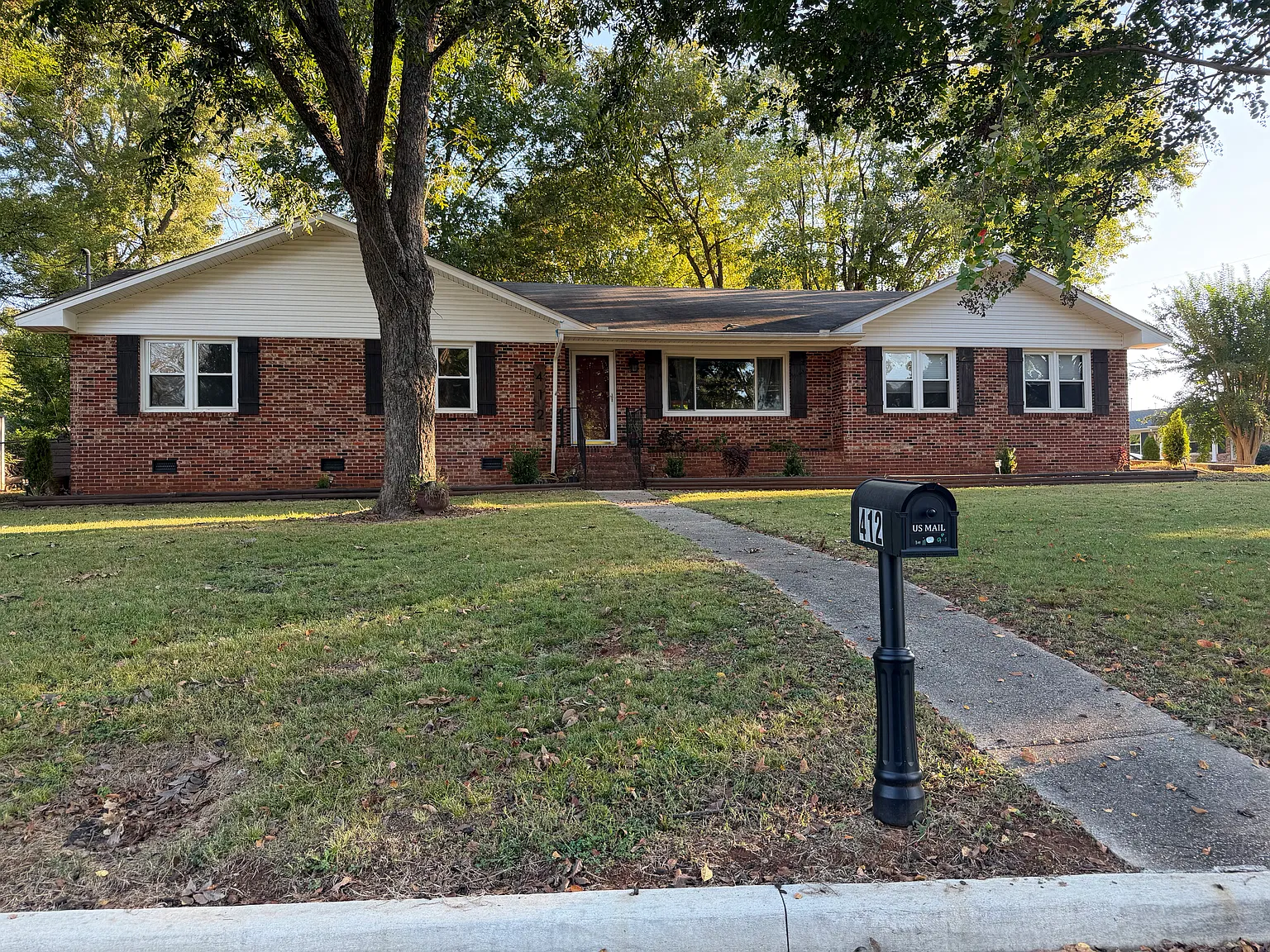 3 bed, 2.5 bath, 1410 sqft, $1,900 — Photo 1