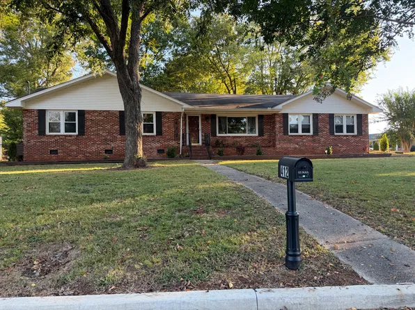 412 Hillmont Dr NW, Huntsville, AL 35805